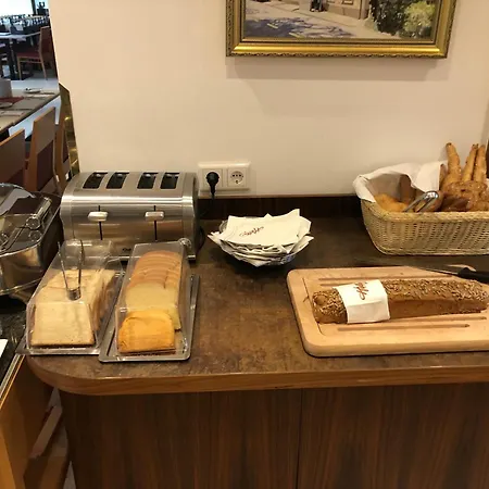Hotel Austria Classic Hölle 4*