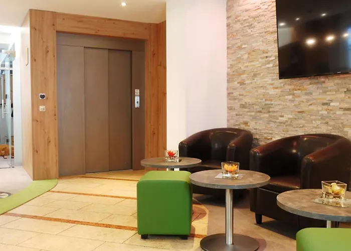 Austria Classic Hoelle מלון