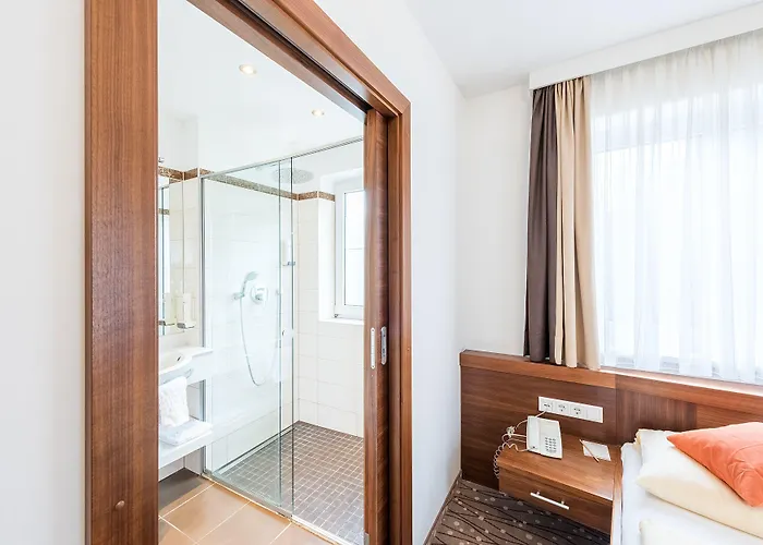 Austria Classic Hoelle מלון